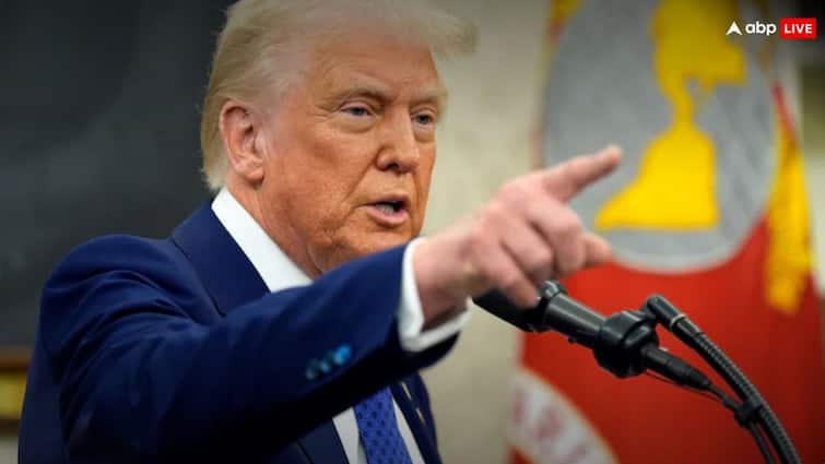 US President Donald Trump plane to sell gold card for giving citizenship to Immigrants