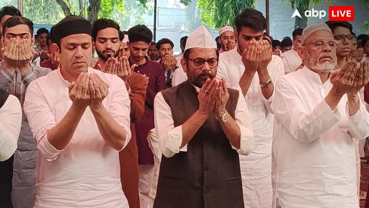 In This Mithi Eid there should be nothing bitter this is how Mukhtar Abbas Naqvi greeted the on Eid