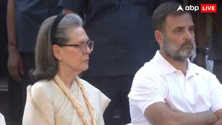 rouse avenue court rejects to issue notice against sonia and rahul gandhi in national herald case