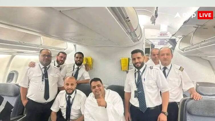 Libya Emir Al Mahdi Mansoor Al Gaddafi reached mecca medina for Hajj from Libya after lot of efforts