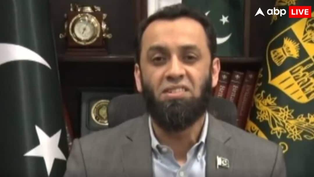 ‘इमरान खान की बहनों को शर्म से मर जाना चाहिए’, पाकिस्तान सूचना मंत्री ने ऐसा क्यों कहा?